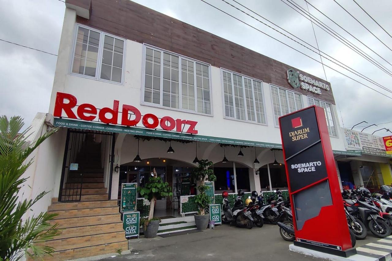 Reddoorz Near Rita Super Mall Purwokerto Bagian luar foto